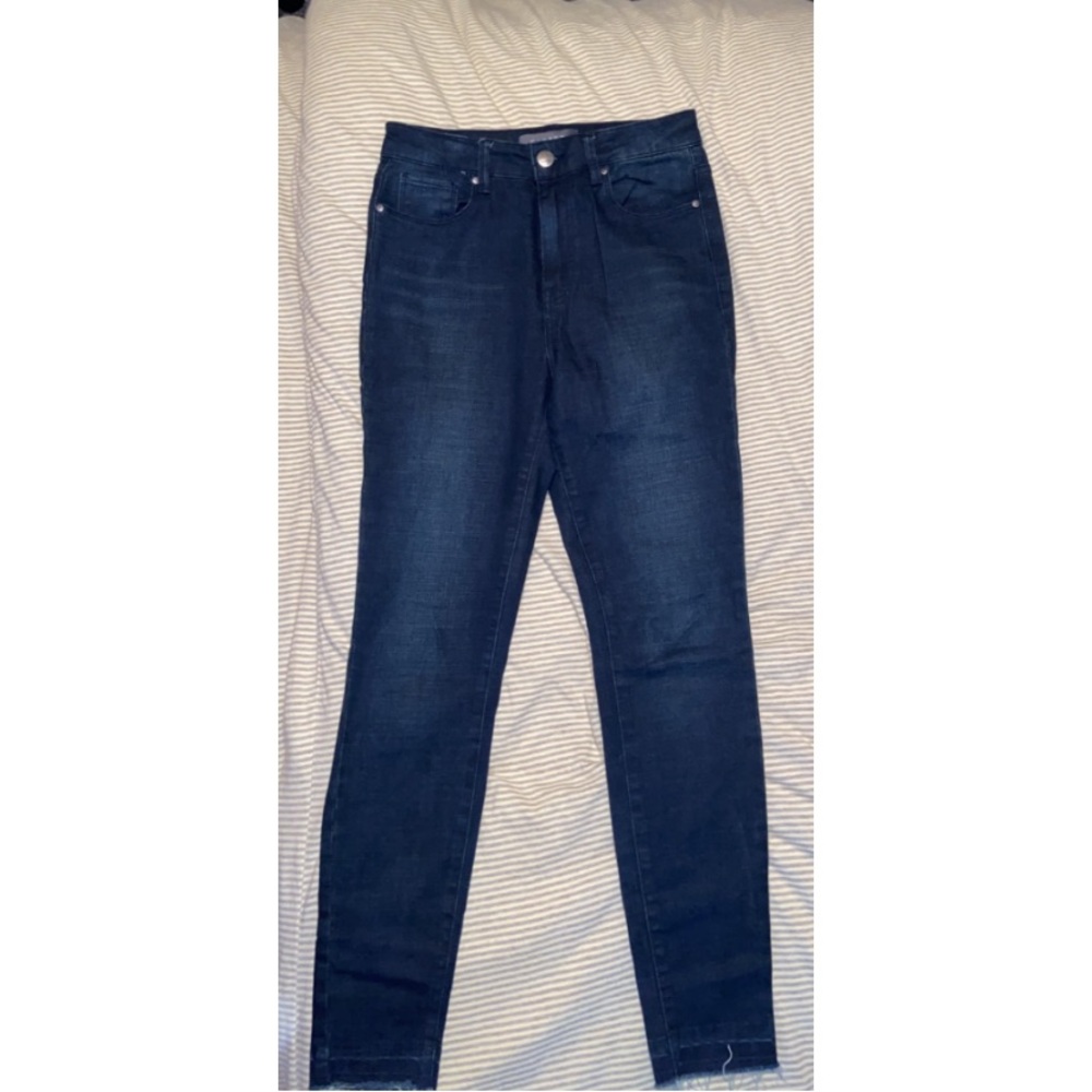 Size 27 Harper Dark Wash Raw Hem Skinny Jeans